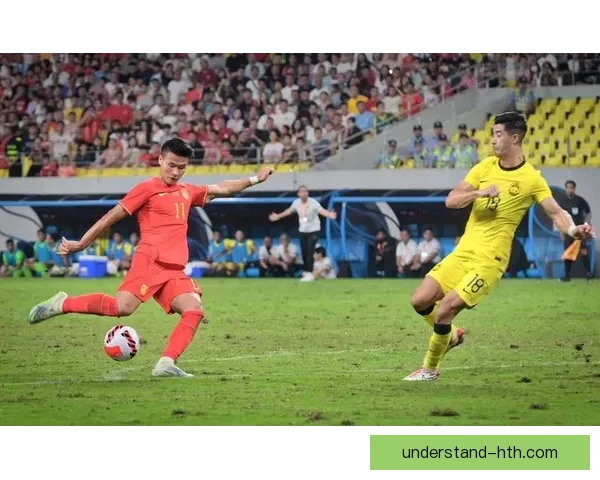 国足逆转取胜晋级八强点燃球迷热情再掀亚洲杯赛场高潮引发全国关注